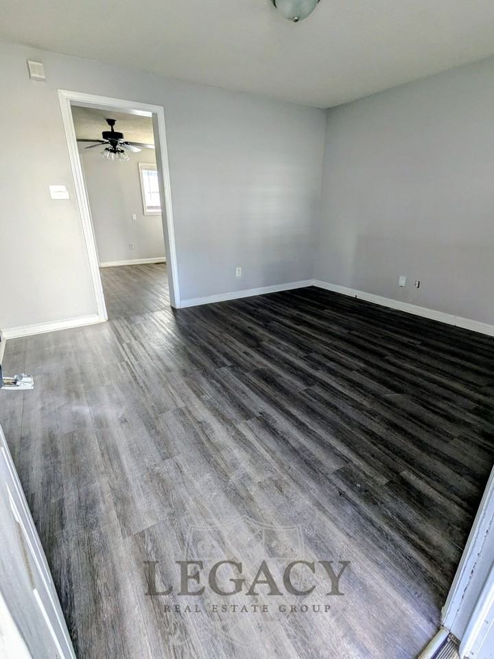 330 Vivelle Ave - Photo 3 of 5