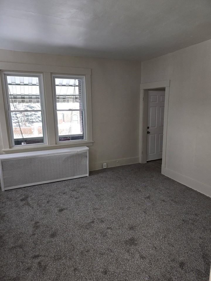 407 Franklin St #1 - Photo 5 of 10