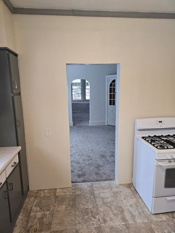 407 Franklin St #1 - Photo 3 of 10