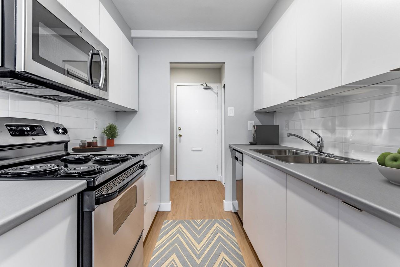 797 Jane Street - Photo 2 of 15