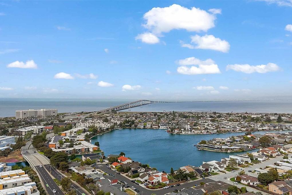 One Hundred Grand - Photo 2 of 50