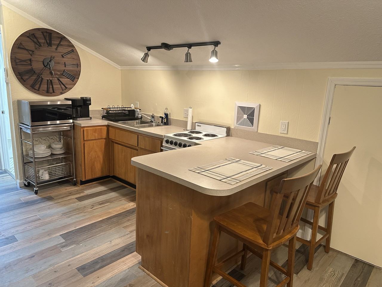 320 Holly Knowe Rd #1 - Photo 3 of 7