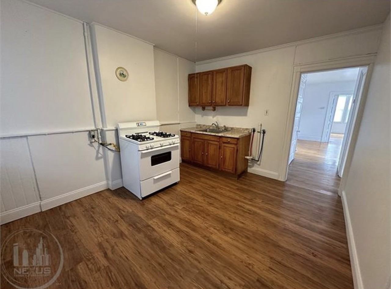 42 Lewis St #3 - Photo 4 of 12