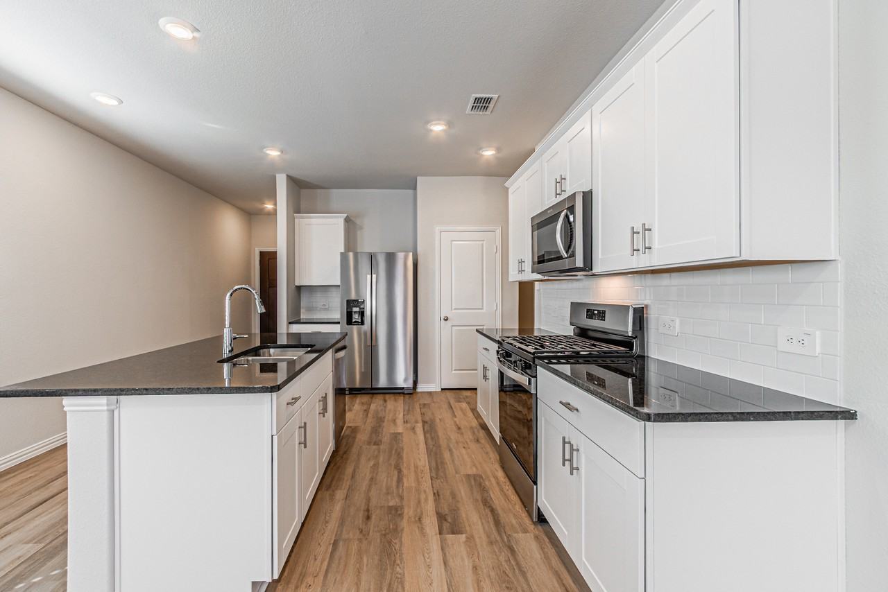 801 Leavenworth Dr #NA - Photo 3 of 34