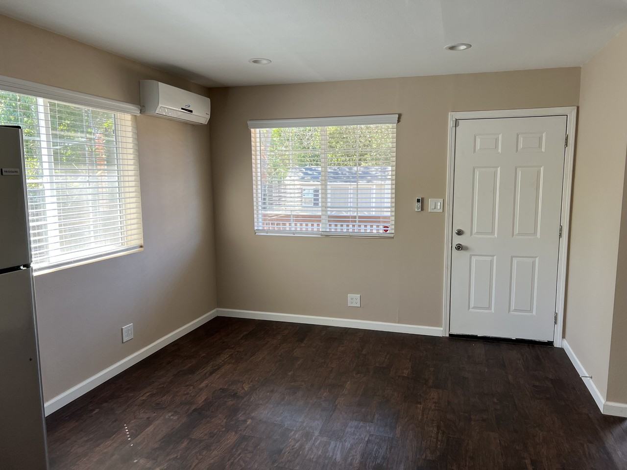 1440 Bassett Dr - Photo 6 of 8