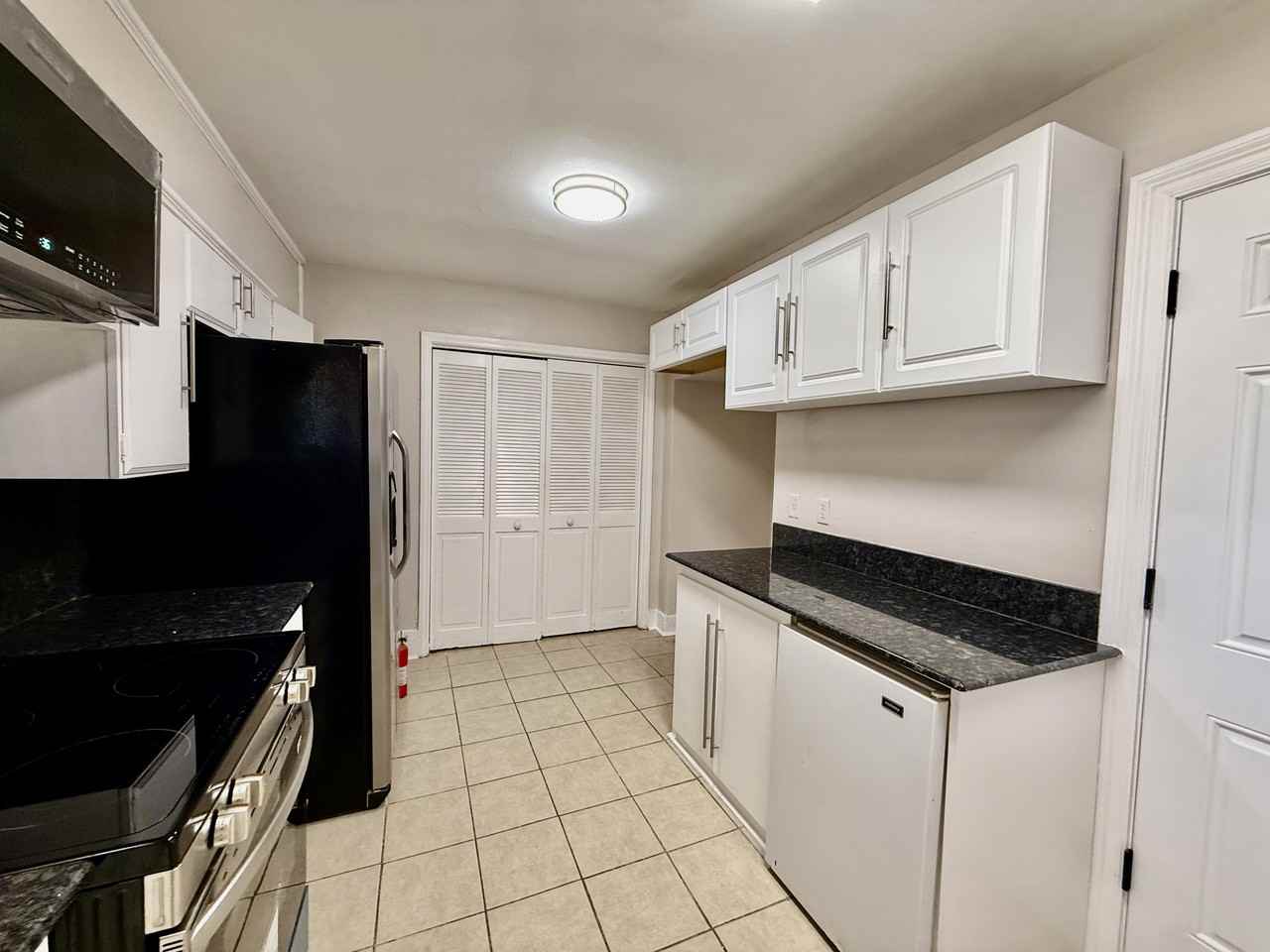 2946 Madeira Dr #NA - Photo 3 of 15