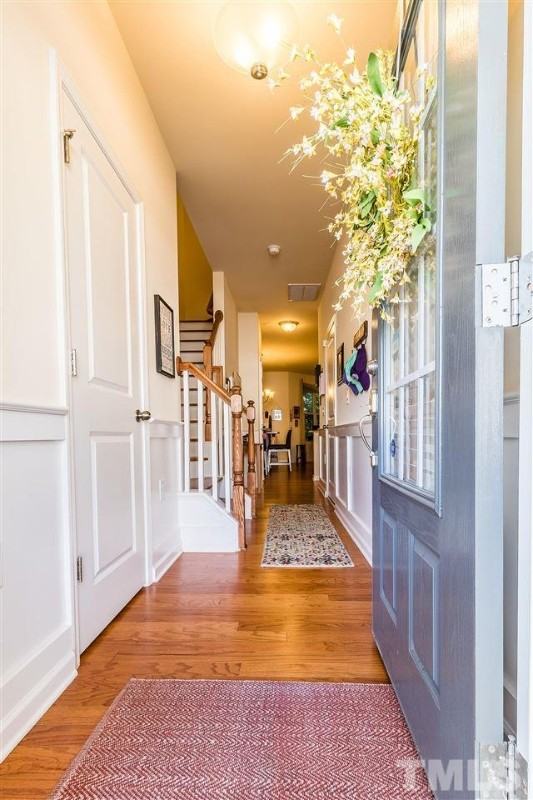 922 Saratoga Dr - Photo 3 of 22