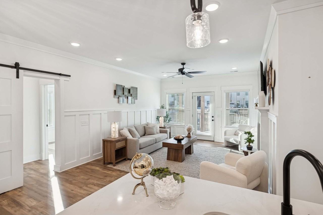 The Emerson at Commonwealth - Photo 6 of 50