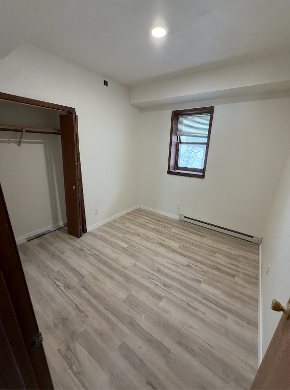 1923 12th Ave N #8 - Photo 3 of 8