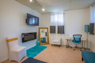 445 E Bowen Ave - Photo 1 of 1