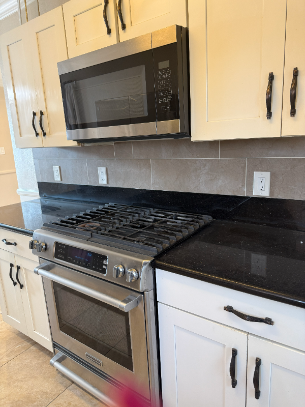 665 Larimore Ave #1 - Photo 6 of 18