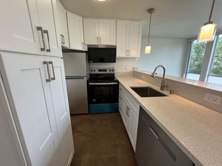 2828 College Ave - Photo 3 of 18