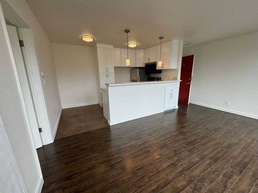 2828 College Ave - Photo 5 of 18