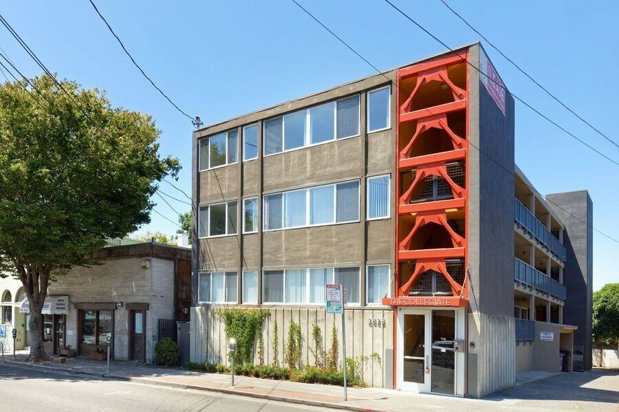 2828 College Ave - Photo 7 of 18