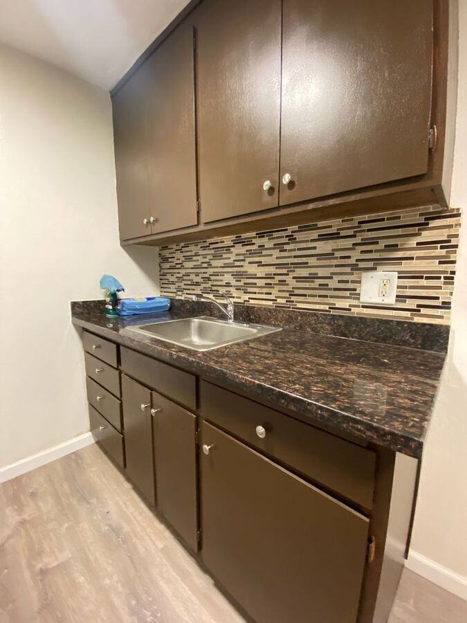 2315 Parker St - Photo 4 of 26