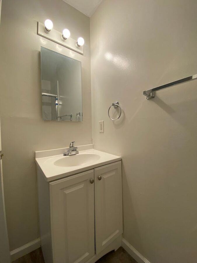 2315 Parker St - Photo 5 of 26