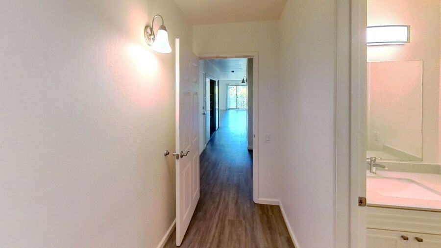 373 Staten Ave - Photo 4 of 14