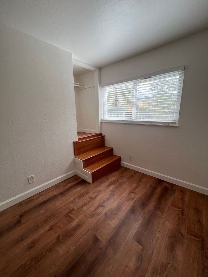 2227 Derby St - Photo 7 of 28