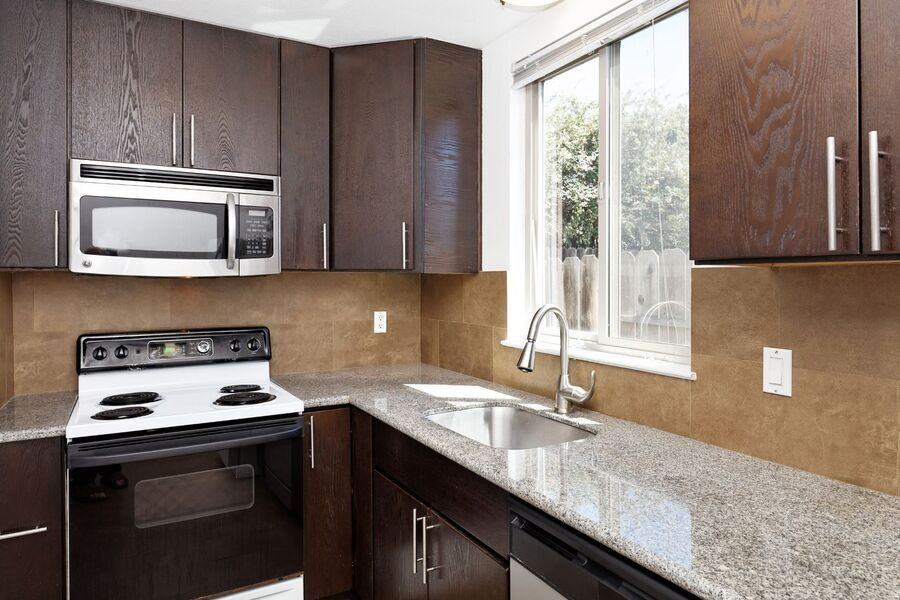 2231 Ward St - Photo 2 of 13