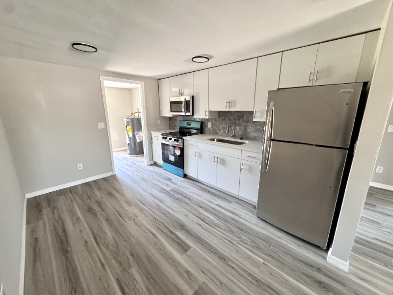 5928/5930 13Th Street Court East #5928 - Photo 4 of 10