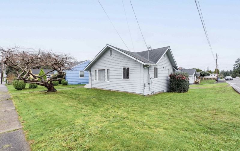 3314 Sherman Ave - Photo 2 of 19