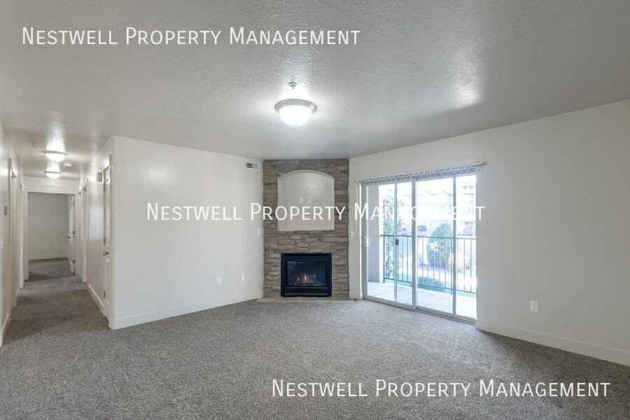 1045 S 1700 W #911 - Photo 3 of 19