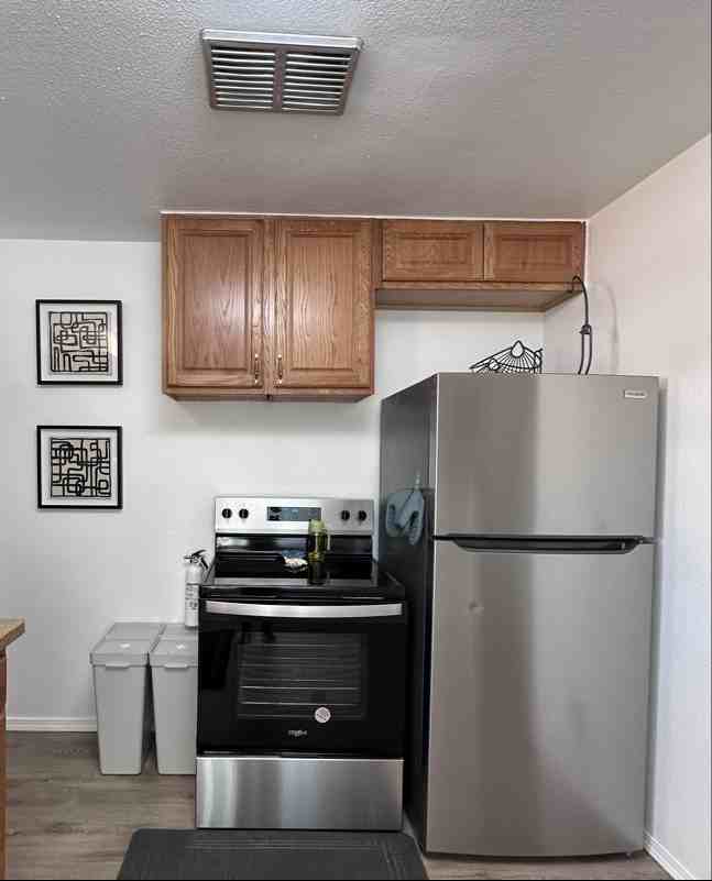 3309 S Proctor St - Photo 4 of 14