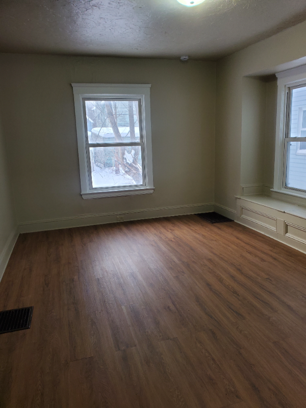 1378 E 94th St - Photo 5 of 17