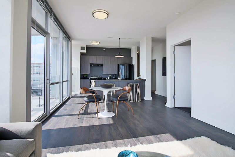 2148 S Indiana Ave - Photo 2 of 20