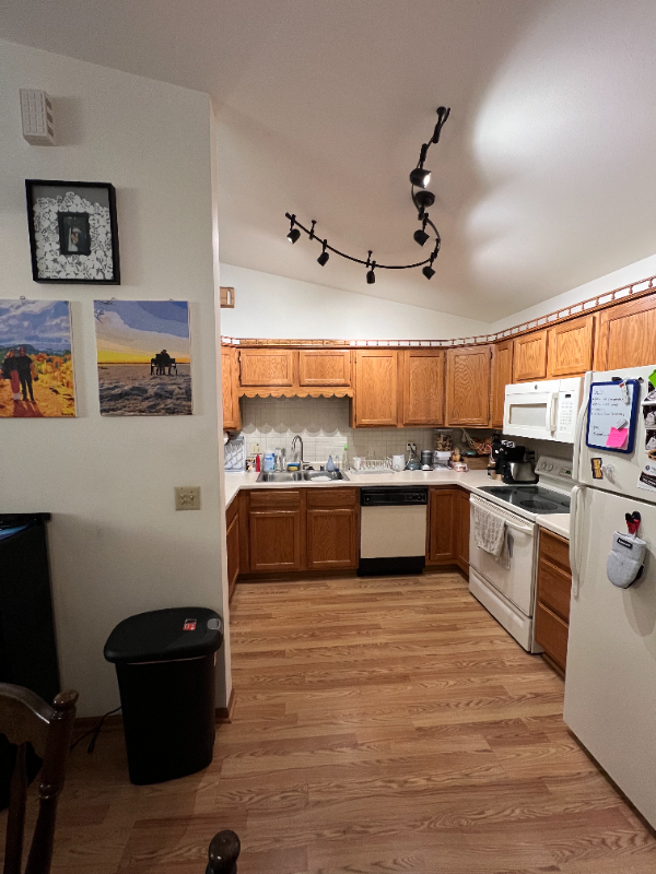 611 Barrington Ct #C - Photo 7 of 14