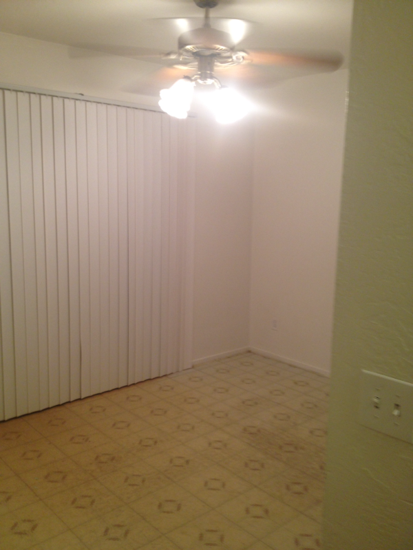 253 W Lee St #253 - Photo 7 of 10