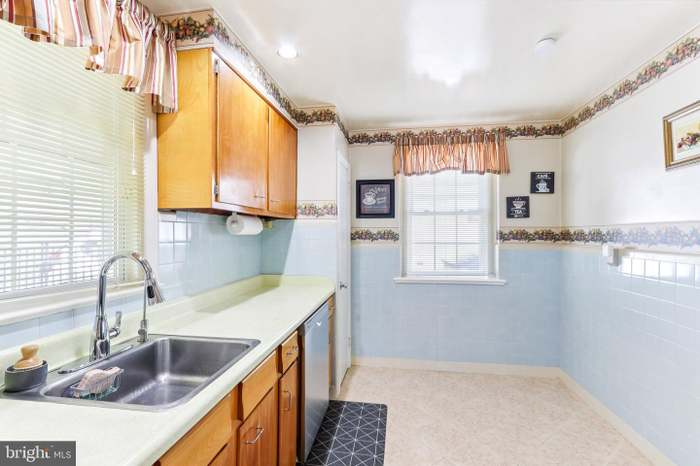 9959 Ferndale St - Photo 4 of 12