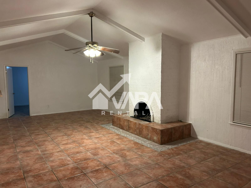 10921 Bob Stone Dr - Photo 3 of 10