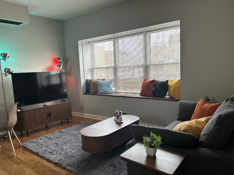 3034 W Montrose Ave #2 - Photo 3 of 9