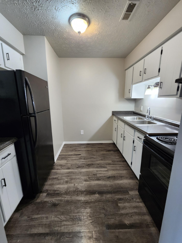 1105 W Maple St #1105-5 - Photo 6 of 15