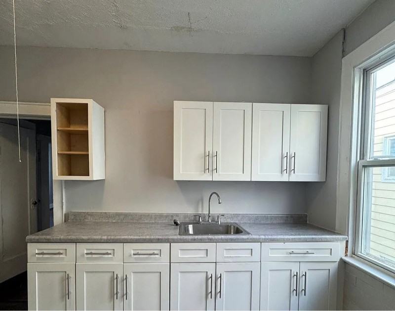 416-418 Leslie St - Photo 3 of 10