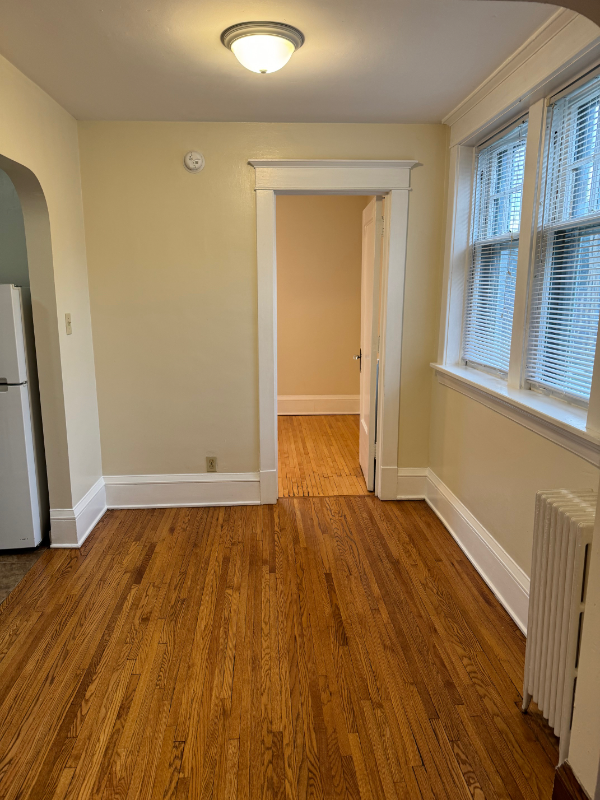 1049 Goodrich Ave #8 - Photo 3 of 13