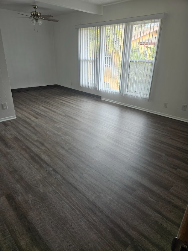 828 Empire Ave #828 - Photo 5 of 7