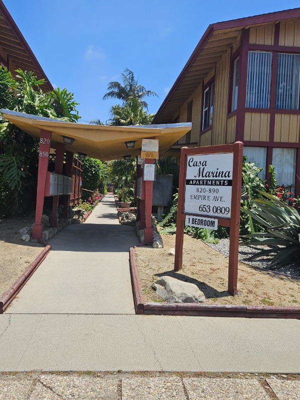 828 Empire Ave #828 - Photo 6 of 7