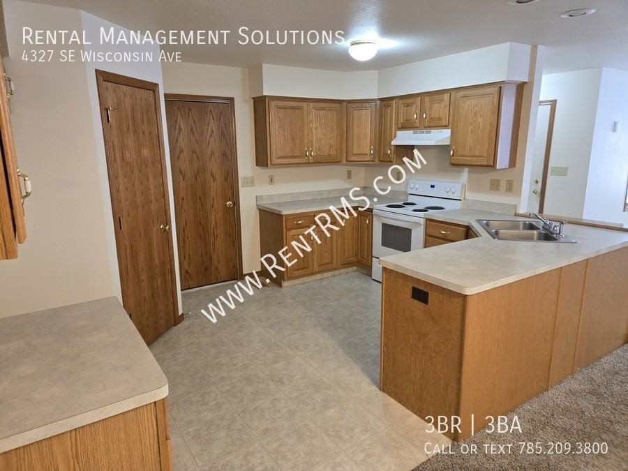 4327 Se Wisconsin Ave - Photo 4 of 24