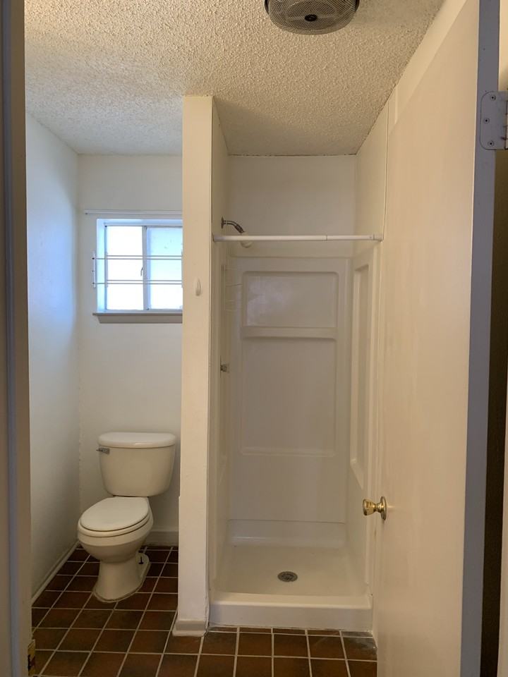 1326 S Saint Marys St #6 - Photo 6 of 15