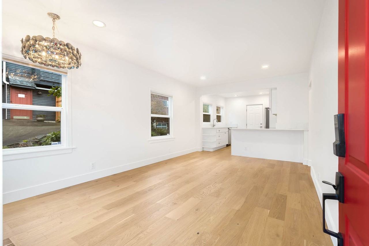 2614 E Olive St - Photo 3 of 17