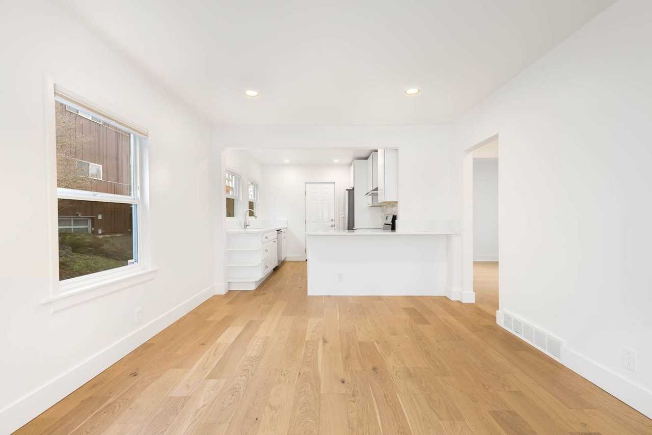 2614 E Olive St - Photo 5 of 17