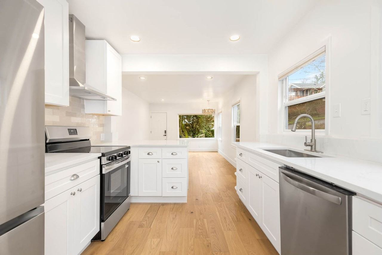 2614 E Olive St - Photo 7 of 17