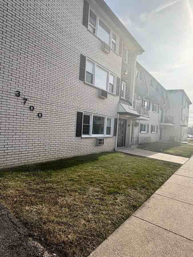 3700 W 119th St #3A - Photo 2 of 11