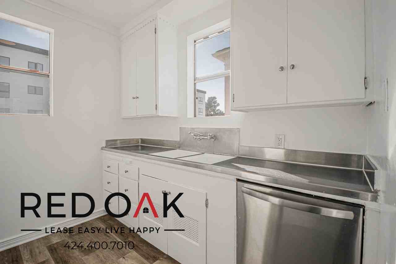 5162 1/2 Clinton St #5162-1-2 - Photo 2 of 19