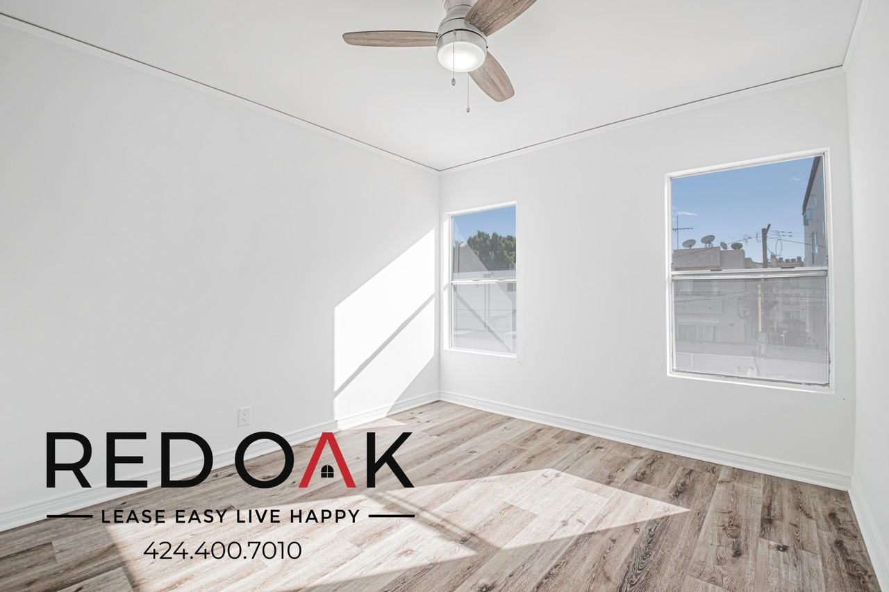 5162 1/2 Clinton St #5162-1-2 - Photo 3 of 19