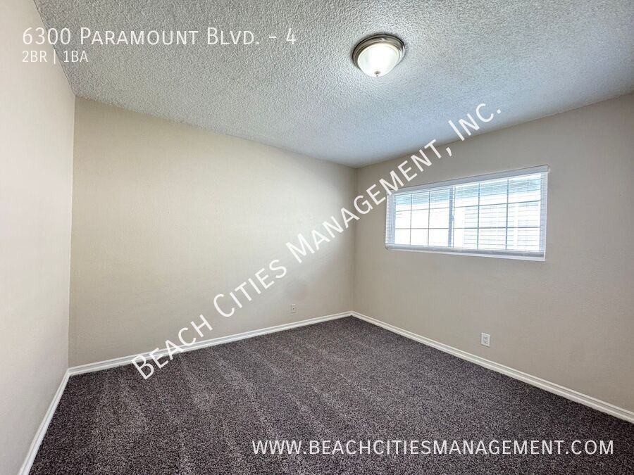 6300 N Paramount Blvd #4 - Photo 3 of 16