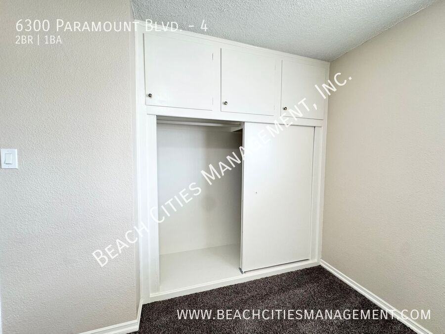 6300 N Paramount Blvd #4 - Photo 4 of 16