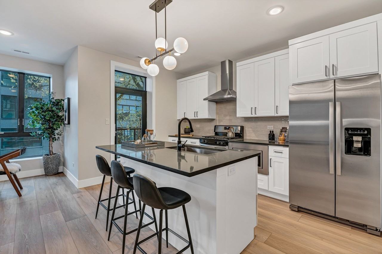 1214 W Carmen Ave #201 - Photo 2 of 15